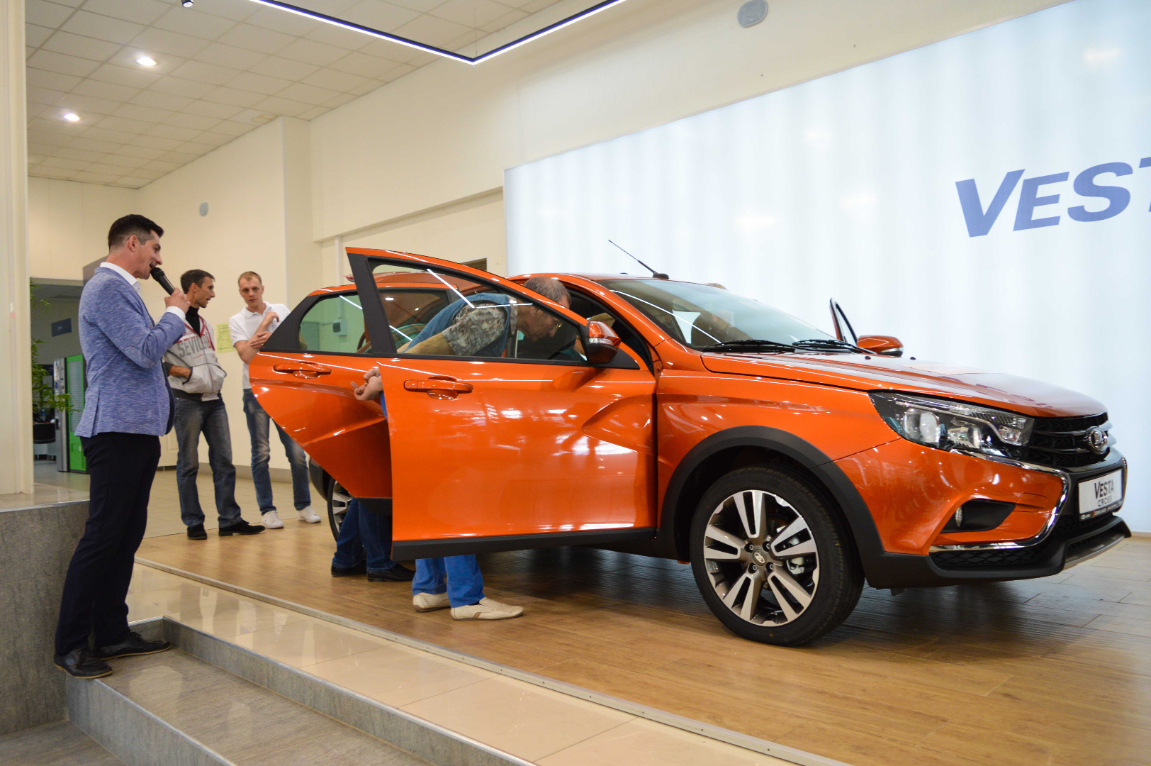 Презентация LADA Vesta Cross